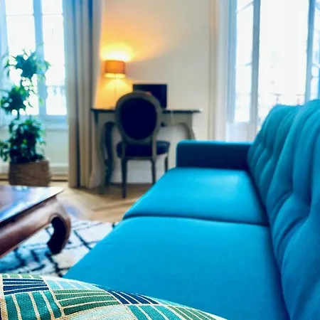 Apartment Le Questel - In The Heart Of The With Balcony Nimes
